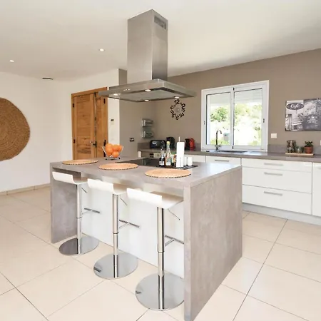 Awesome In St Nazaire De Ladarez Holiday home Saint-Nazaire-de-Ladarez