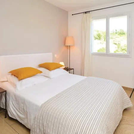 Awesome In St Nazaire De Ladarez Saint-Nazaire-de-Ladarez