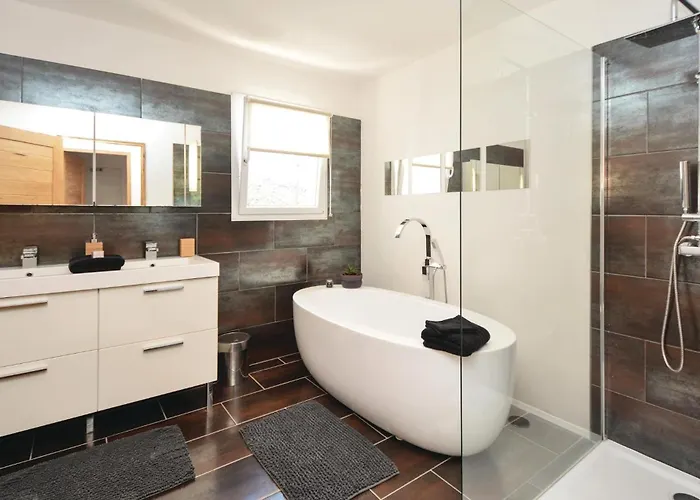 Awesome In St Nazaire De Ladarez * Saint-Nazaire-de-Ladarez